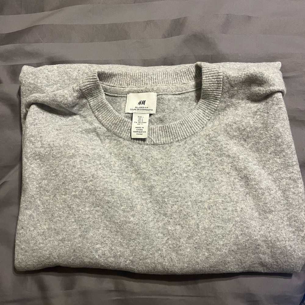Brand New H&M Sweater size XL